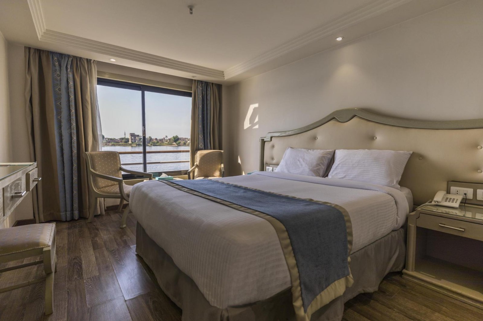 1. Standard Cabin King 2 (1)