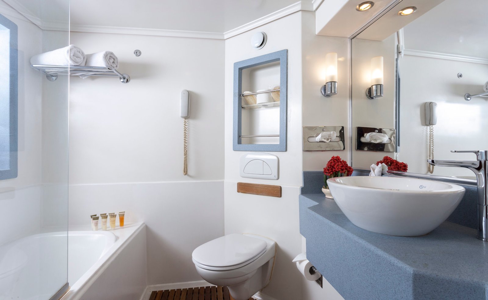 ACAMAR PRESIDENTIAL SUITE_S BATHROOM