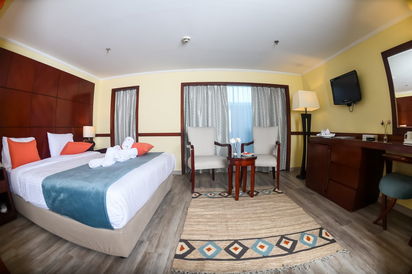 Jr-suite-king4-2048x1361