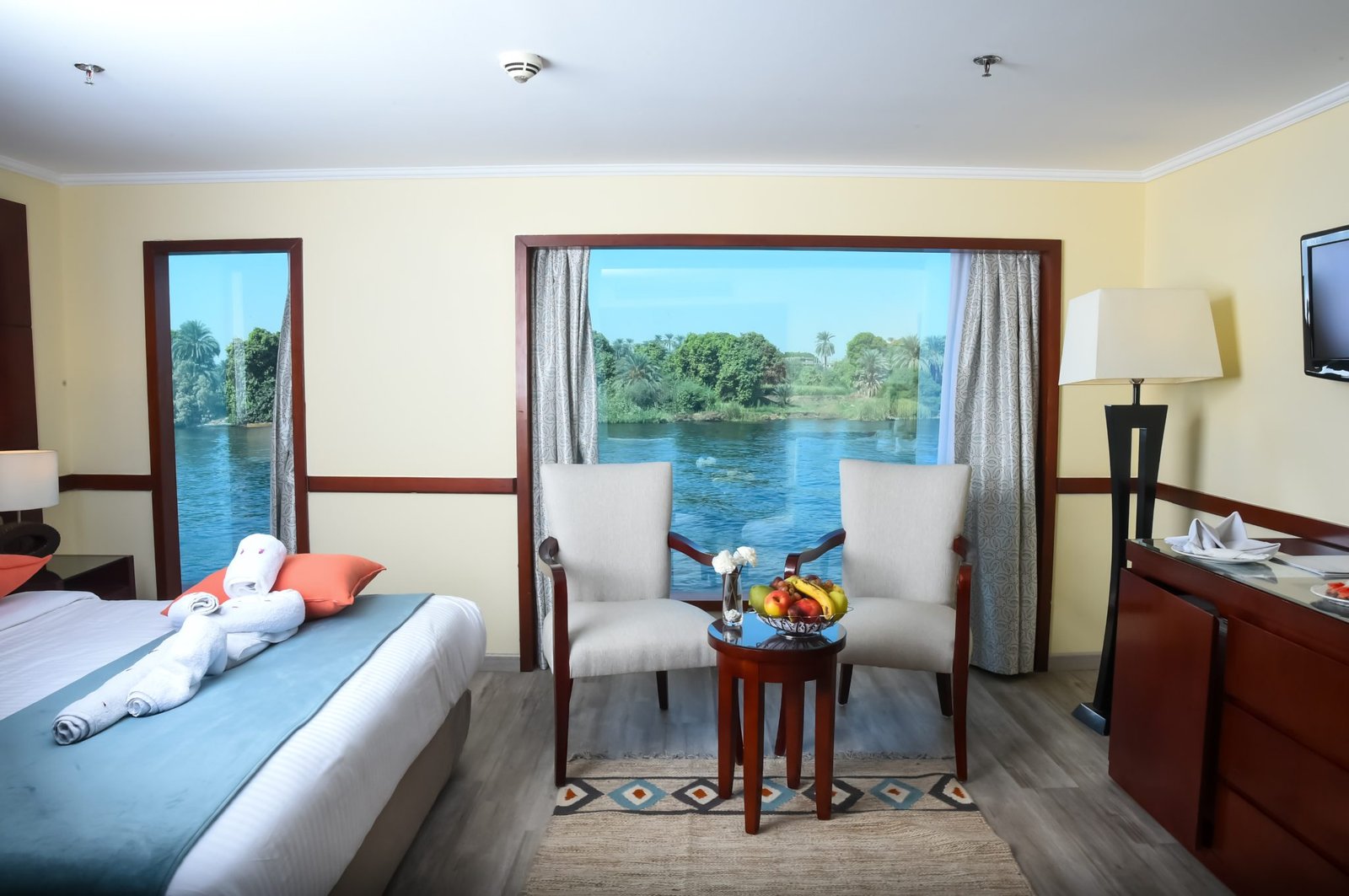 Jr-suite-king6-2048x1361