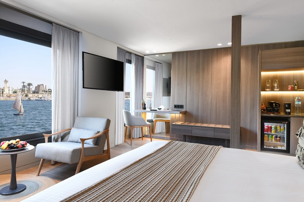 586857_Historia_Suite_414_-_Copy