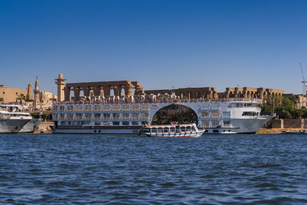 Luxor,,Egypt,-,February,8,,2017:,Love,Boat,Passes,Cruise